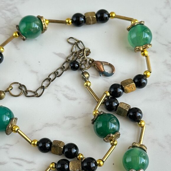 Nephrite and Onyx Bead Necklace, Adjustable to 20", Vintage Assemblage - Picture 5 of 6